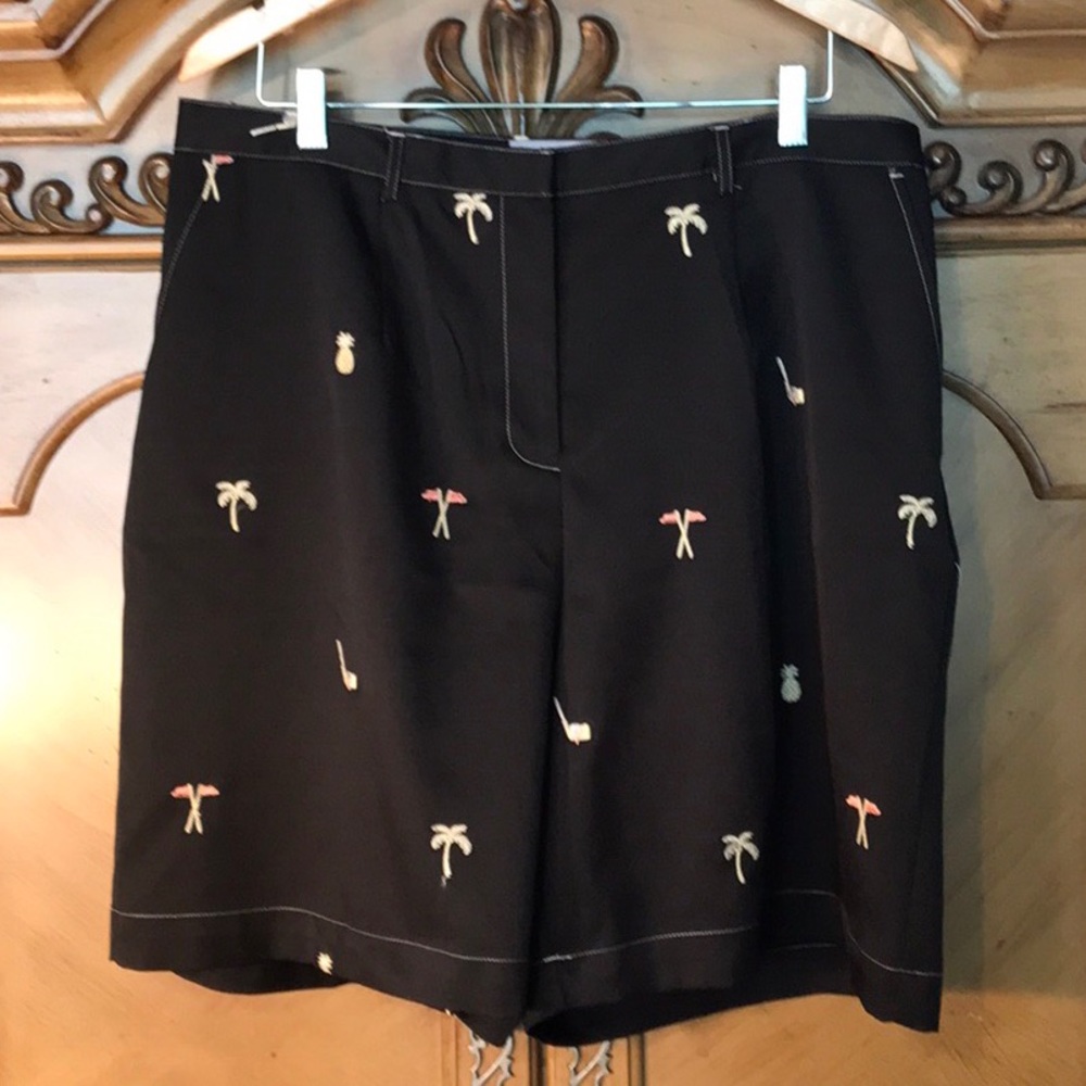 Embroidered microfiber stretch golf shorts. NWT.